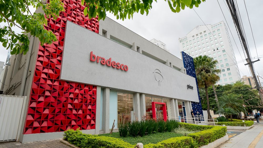 Bradesco libera anúncio e bate o martelo sobre fim de serviço