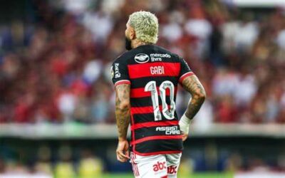 Imagem do post Gabigol volta a usar camisa 10 do Flamengo na Libertadores e surpreende a todos!