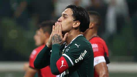 Gustavo Gómez faz história no Palmeiras junto com Luís Pereira