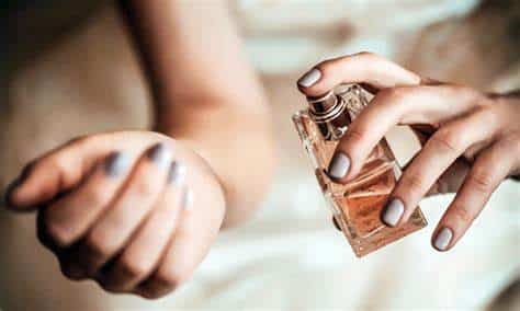 Estes 5 perfumes femininos duram até 24 horas na sua pele!