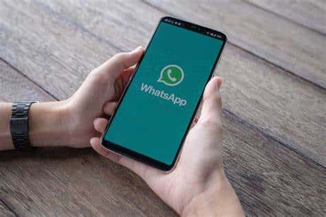 Botão no WhatsApp causa golpe e faz pessoas perderem dinheiro