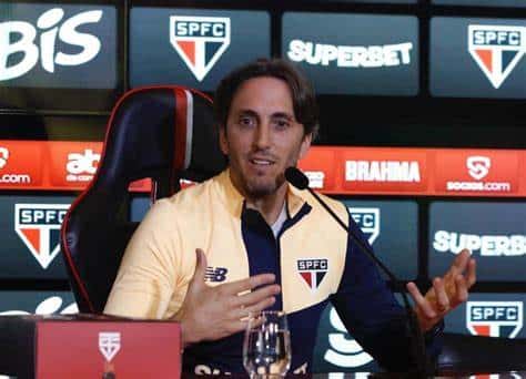 No São Paulo, Zubeldía fecha time em partida contra Cobresal