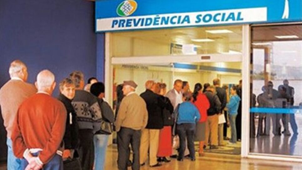 Fila de idosos 65+; INSS promove mutirão por benefício (Foto: Reprodução/ Internet)
