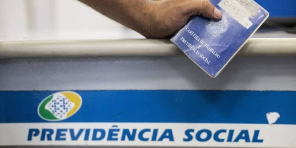 INSS: aposentados e pensionistas têm +2 benefícios confirmados (Foto: Guito Moreto/Agência O Globo)