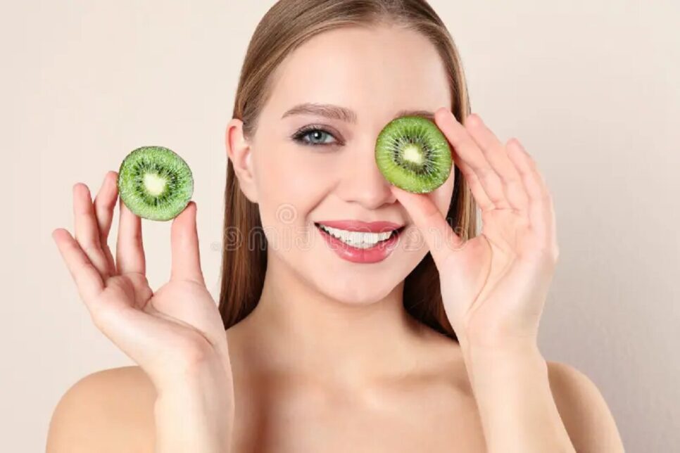 Envelhecimento laranja pele Os poderes do Kiwi para a pele (Foto: Reprodução/ Chernetskaya | Dreamstime)