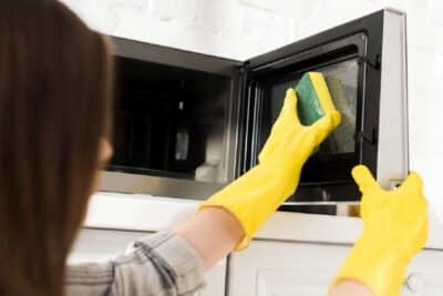 Como fazer a higienização do vidro do Micro-Ondas (Foto: Reprodução/ IdeiasDecor)