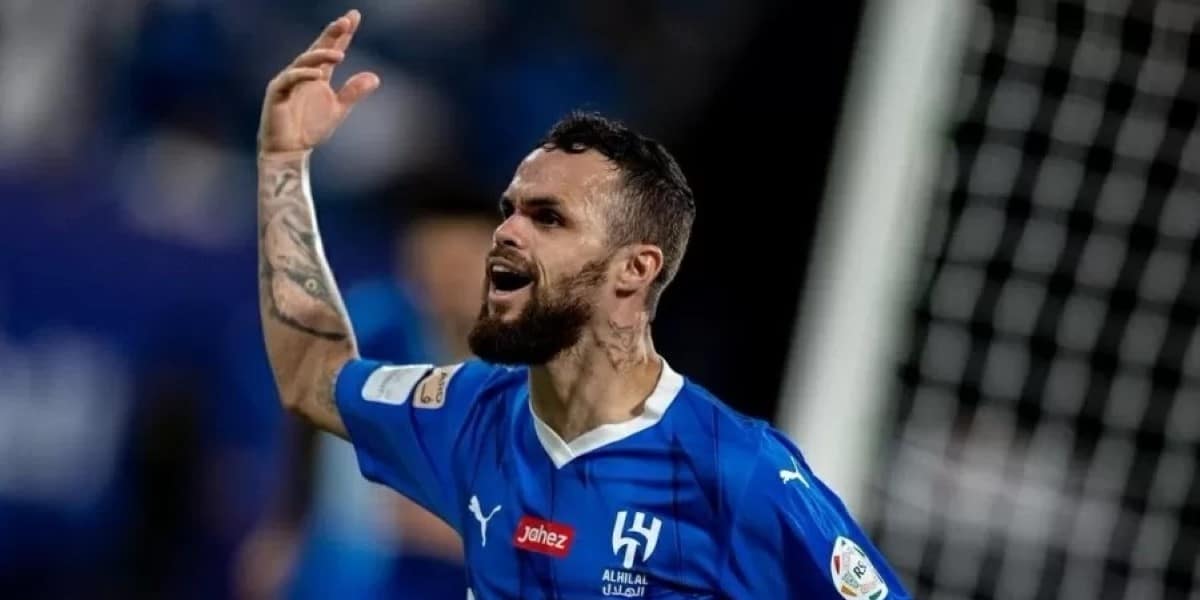 O jogador Michael em campo (Foto: Divulgação/Al-Hilal)