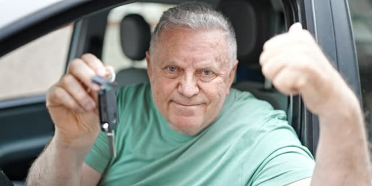 Motoristas +50 ganham desconto de 50% na renovação de CNH (Foto: iStock)