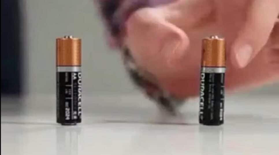 Bateria Carregada Descarregada Como saber se a pilha está cheia ou vazia (Foto: Reprodução)