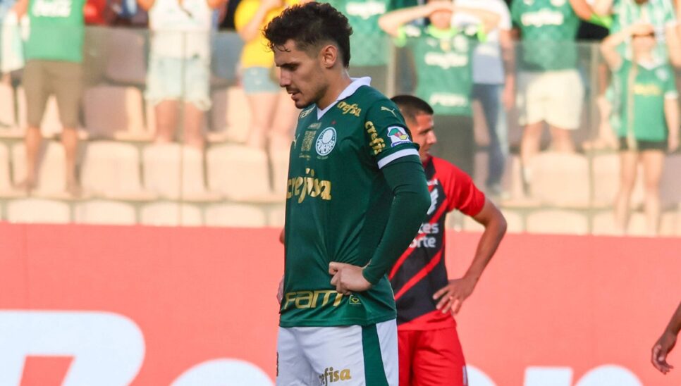 Raphael Veiga tem saída do Palmeiras pedida pela torcida (Foto: Reprodução/ Cesar Greco/ SEP)