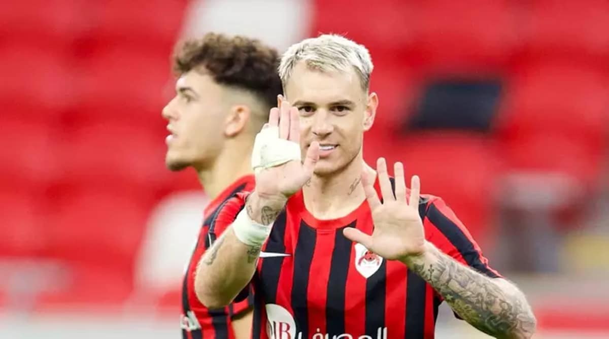 Atacante está em sua melhor fase em time do Catar e deve cumprir contrato até o fim (Foto: Reprodução/ Divulgação/ Al-Rayyan SC)