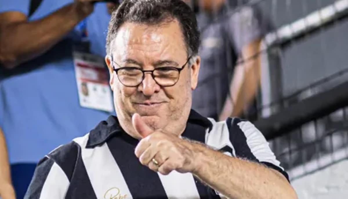 Marcelo Teixeira, presidente do Santos, que contratar o camisa 10 do Rubro-Negro (Foto: Reprodução/ Abner Dourado/ AGIF)