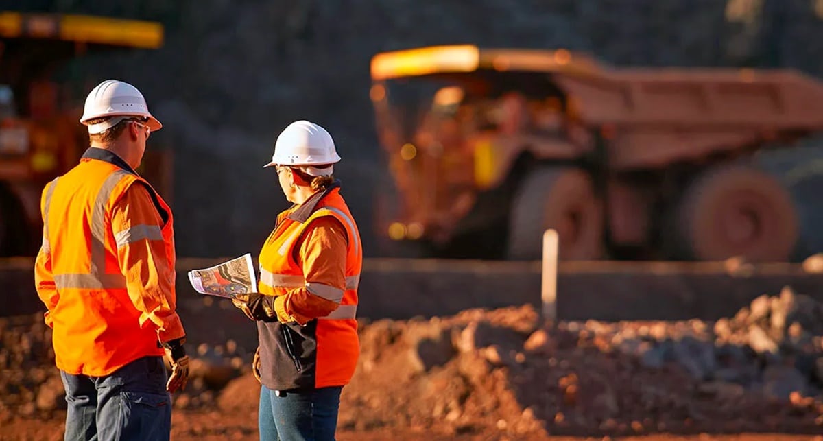 Trabalhadores em mineração: Projeto de Lei prevê aposentar alguns brasileiros aos 45 anos (Foto: Reprodução/ Internet)