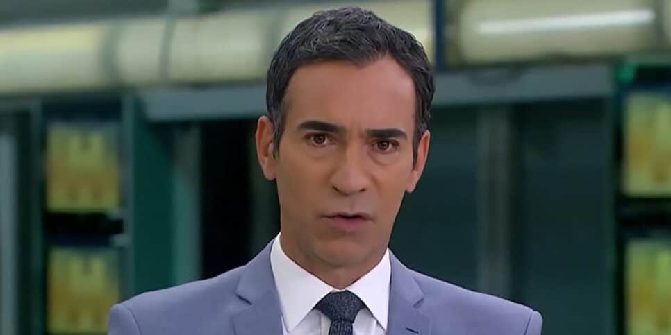César Tralli para o Jornal Hoje, da Globo, e confirma falência de rede de farmácias (Foto: Reprodução/Globoplay)