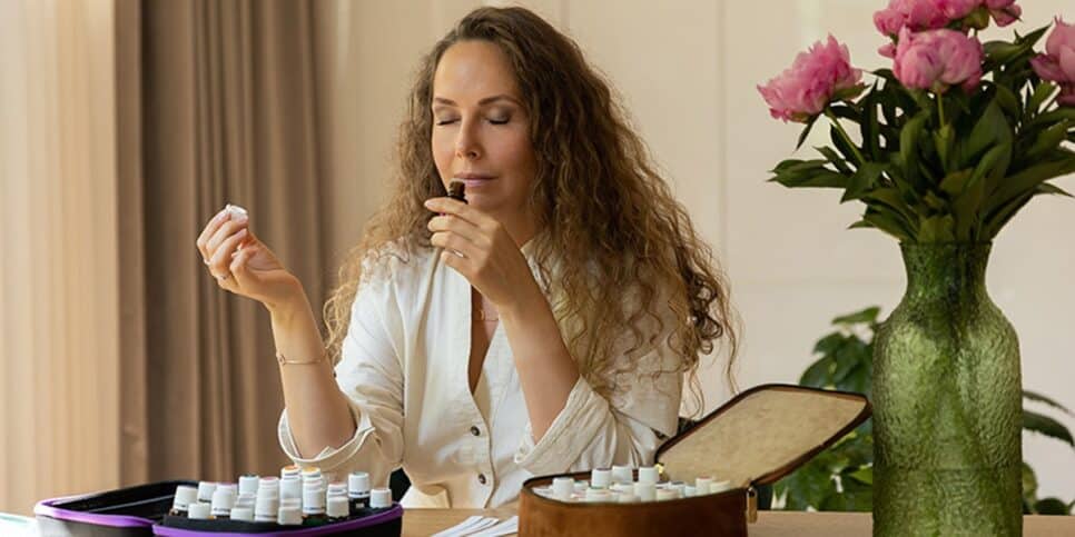 Óleo Essencial aroma Atraia abundância com a aromaterapia (Foto: Petrovicheva Mariia/ Shutterstock)