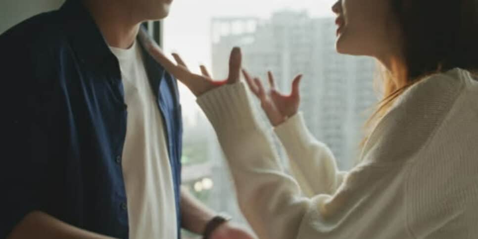 Caos e pancadaria! Conheça os 2 signos que têm brigas de casal (Foto: iStock)