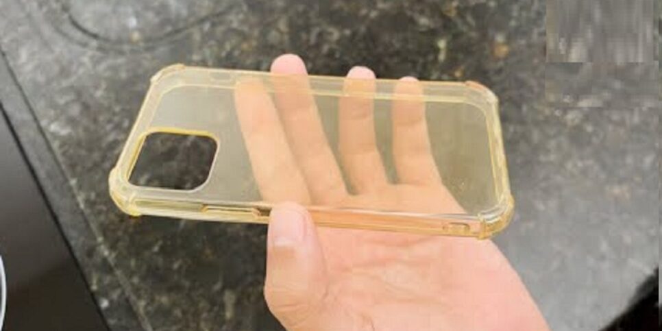 amarelada Capinhas de celular encardidas (Foto: Reprodução/ Help! Dicas)