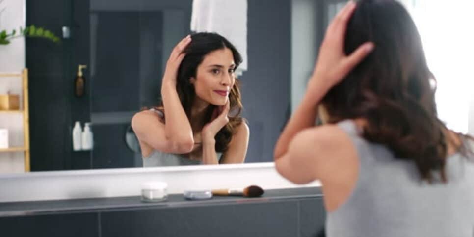 4 erros diários que impedem o seu cabelo de crescer (Foto: iStock)