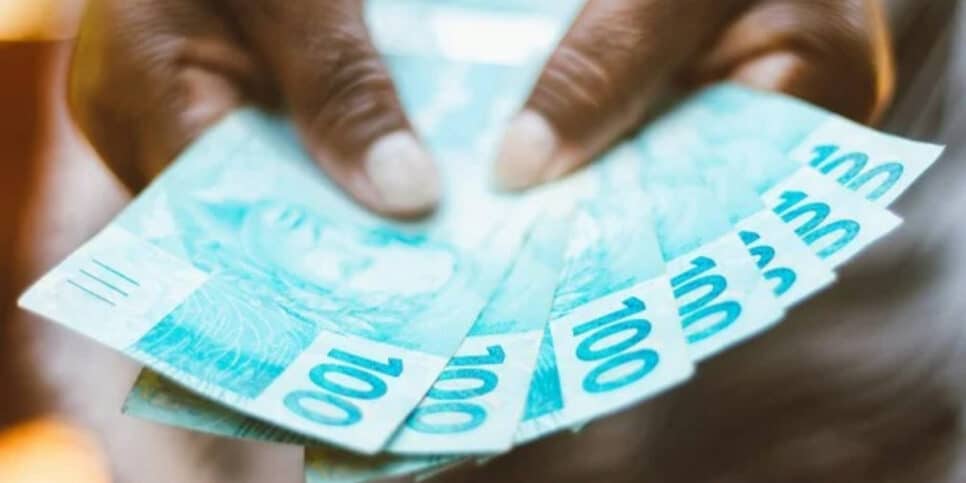 Aprenda a atrair sorte, dinheiro e felicidade com essa simples tática (Foto: rafapress/depositphotos)