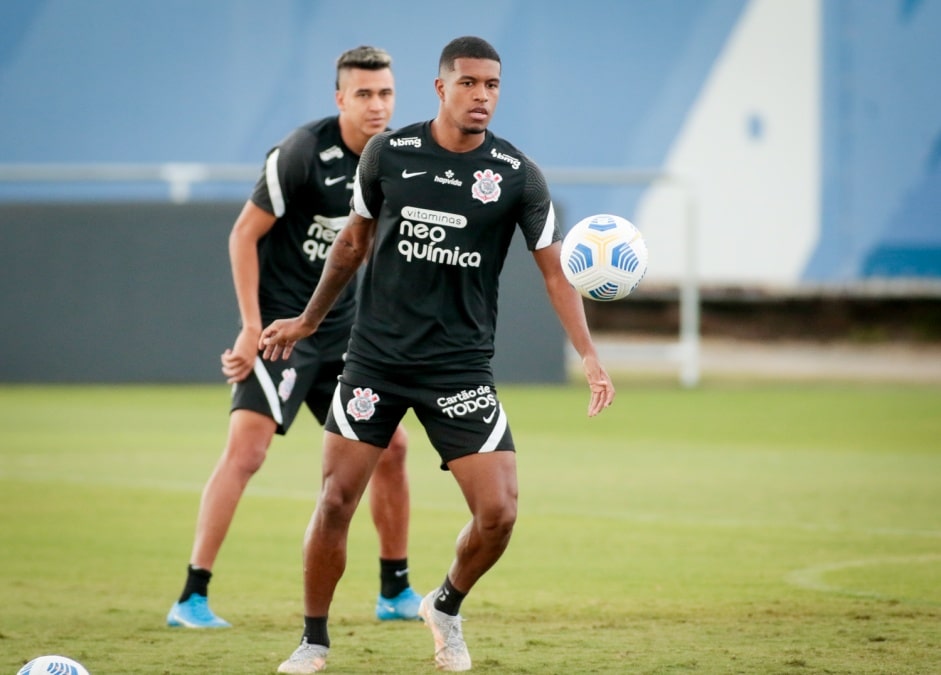 Léo Natel volta ao Corinthians após empréstimo ao Melbourne City