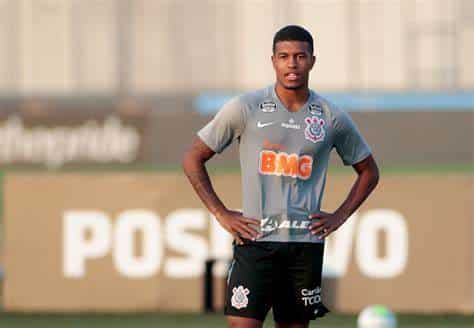 Léo Natel volta ao Corinthians após empréstimo ao Melbourne City