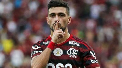 Imagem do post FIFA não deixa Flamengo escalar Arrascaeta e mais 3 jogadores do Uruguai contra Grêmio