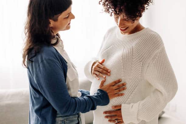 Essas posições podem dar mais prazer para as gestantes (Foto: iStock)