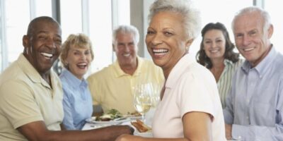 Idosos: descubra como este cartão pode encerrar 4 dívidas (Foto: Reprodução/Internet)