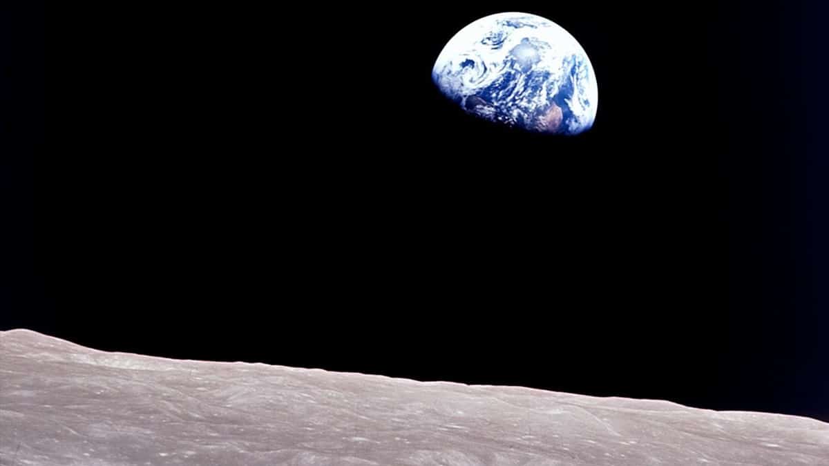 Nascimento da Terra, visto pela primeira vez pela tripulação da Apollo 8 em dezembro de 1968. (Foto: Reprodução/ NASA)