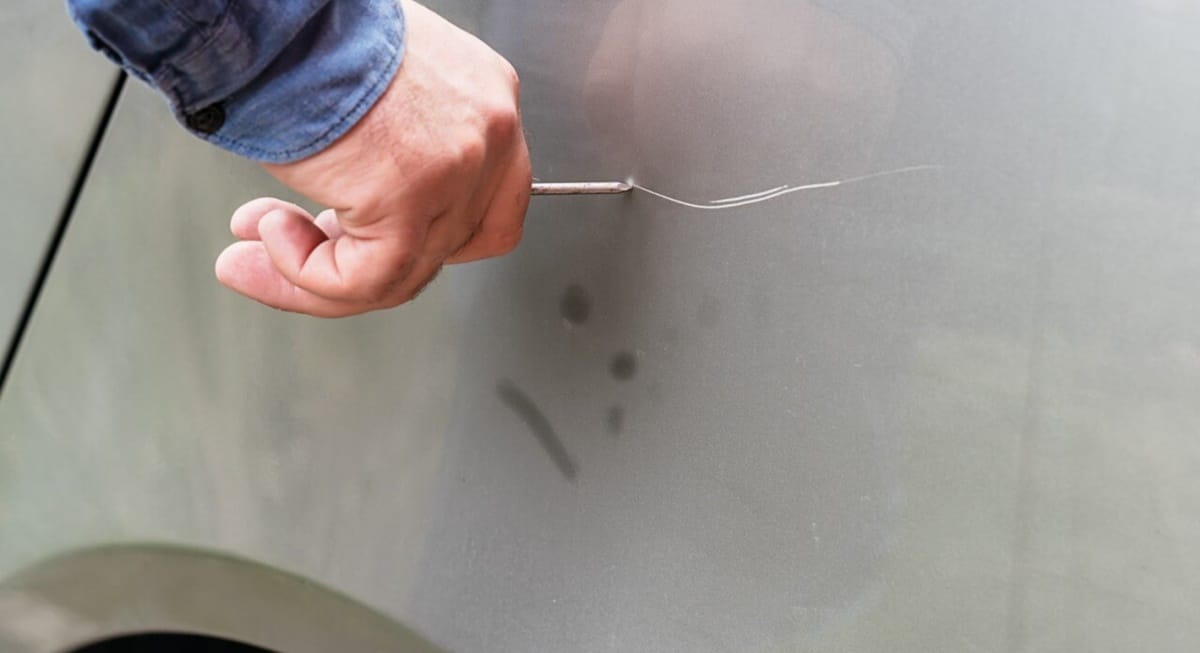 Remova os arranhões do seu carro com 1 ingrediente de higiene pessoal (Foto: Reprodução/ Internet)