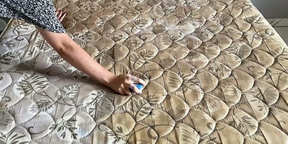 Como limpar um colchão encardido? Descubra técnica eficaz para eliminar sujeira e odores facilmente