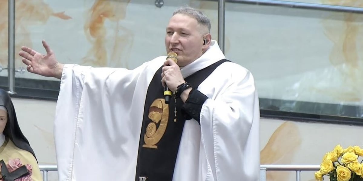 Padre Marcelo Rossi durante celebração (Foto: Reprodução/Instagram) 