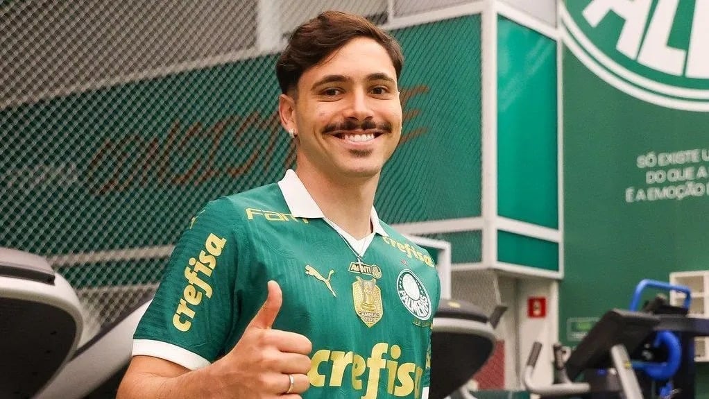 O jogador de futebol de 23 anos agora faz parte do Alviverde (Foto: Fabio Menotti/Palmeiras/by Canon)