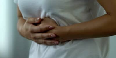 Aprenda a limpar o seu intestino de forma simples (Foto: iStock)
