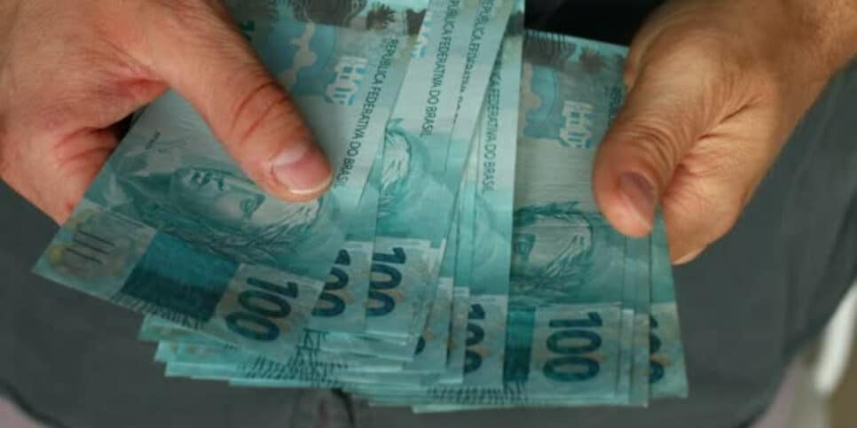 Governo libera benefício e revela saque especial de + de R$150 (Foto: iStock)