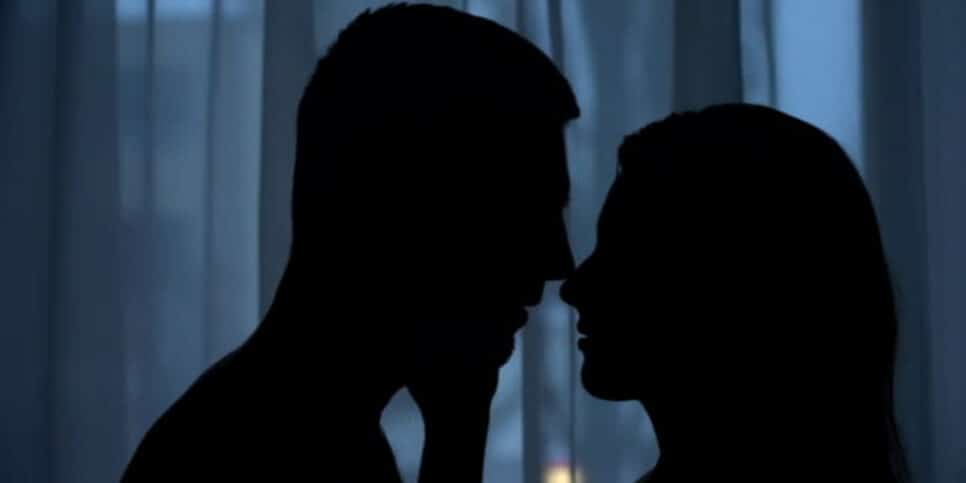 Clima quente! Conheça os 5 signos que tiram nota 10 no sexo oral (Foto: iStock)