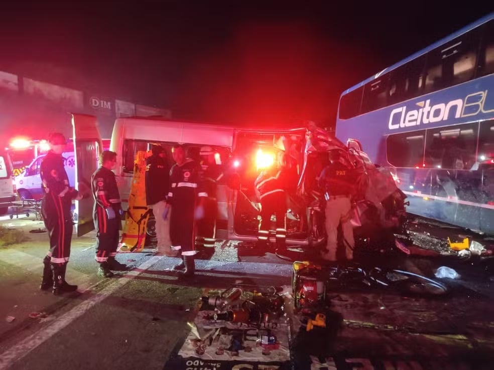 Torcedores do clube de futebol morem em acidente (Foto: Divulgação/Corpo de Bombeiros do Espírito Santo)