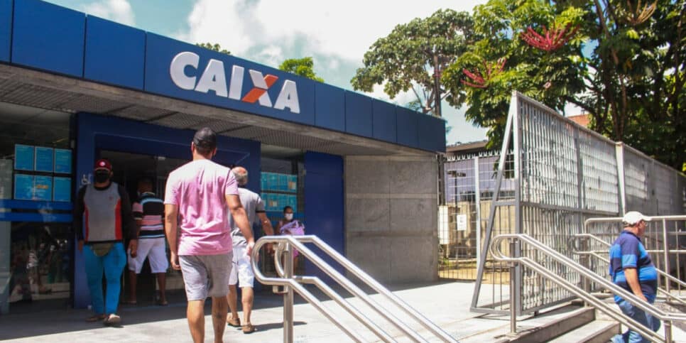 beneficiários, famílias, Atenção! Caixa faz convocação e anuncia PIX especial de R$ 941 (Foto: Marconi Meirelles/Folha Pernambuco)