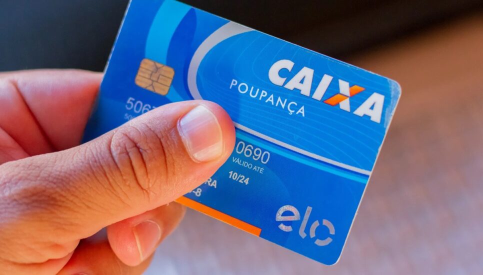 Cartão da conta poupança da Caixa Econômica (Foto: Reprodução/ Internet)