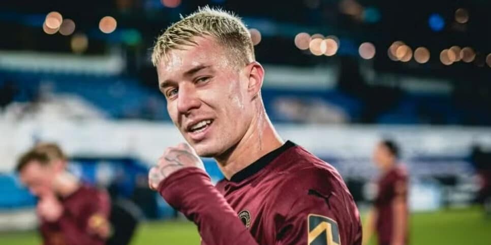 É oficial! Corinthians sai na frente de rivais e contrata Charles (Foto: Reprodução/Instagram)