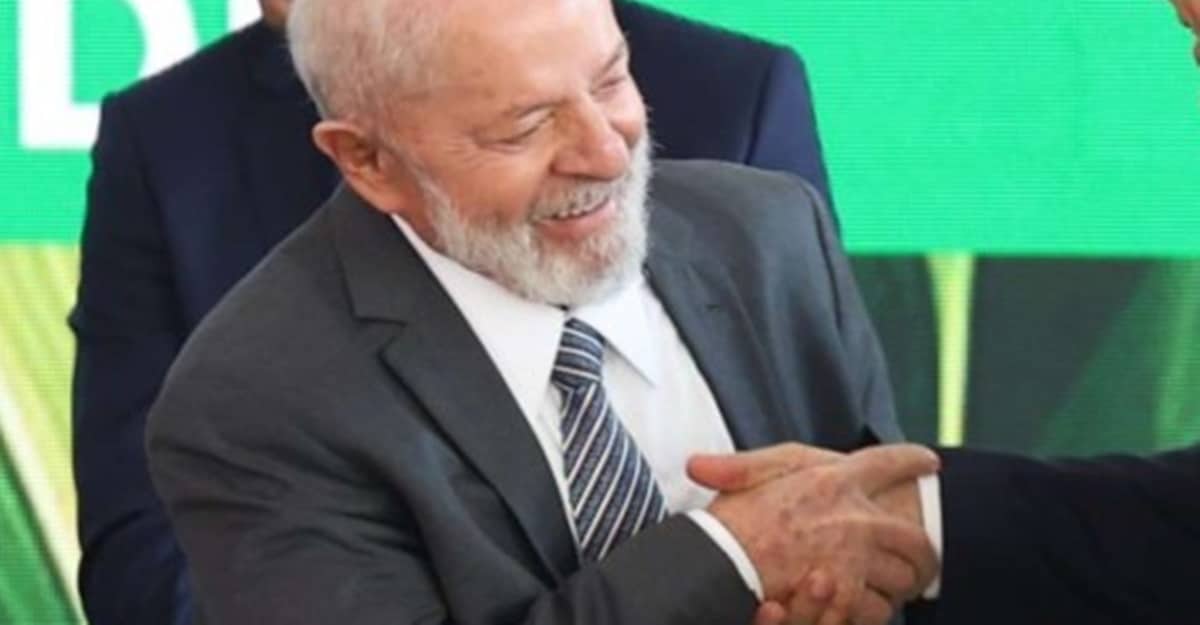 Braço direito de Lula comenta reajuste e estimativa do salário mínimo para 2024 (Foto: Reprodução/ Internet)