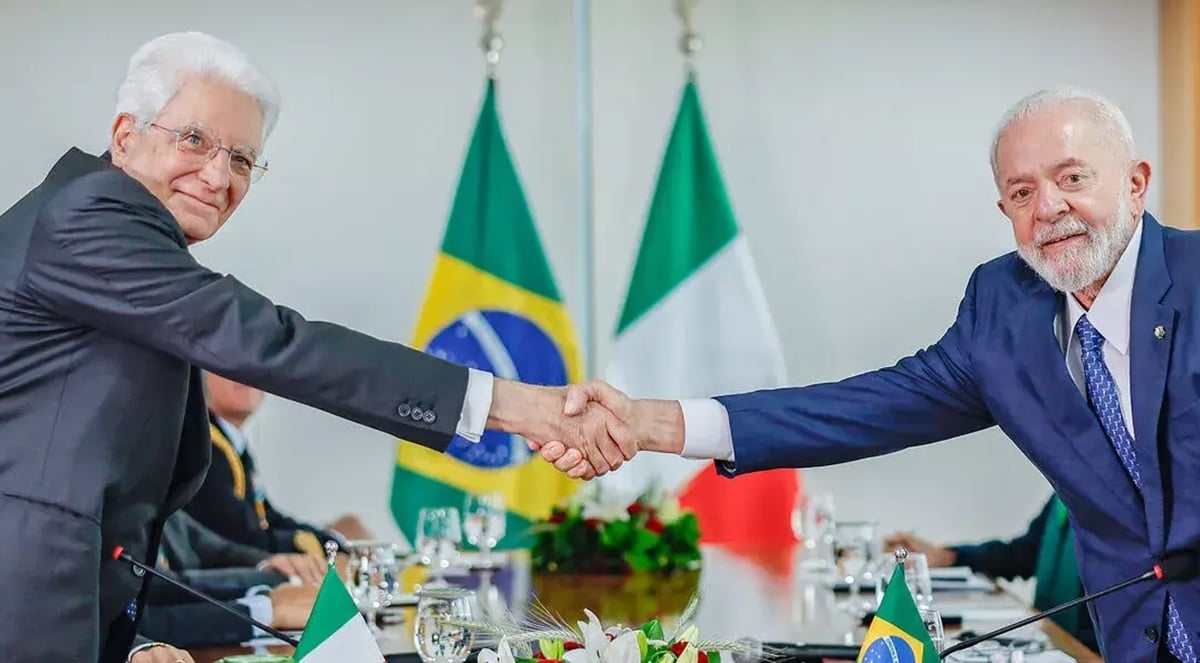 Acordo bilateral entre Brasil e Itália é firmado e já está em vigor, beneficiando quem tem CNH e na conversão do documento (Foto: Reprodução/ Ricardo Stuckert/PR)