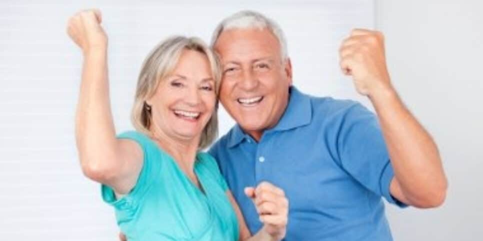 Idosos têm direito a pacotão de benefícios pelo governo (Foto: depositphotos)