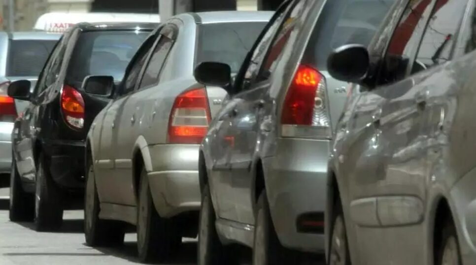 Donos de veículos devem estar em alerta sobre aumentos no IPVA e ICMS em 2024 (Foto: Reprodução/ Internet)