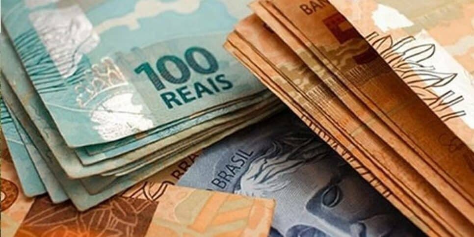 Trabalhadores podem retirar o total do FGTS