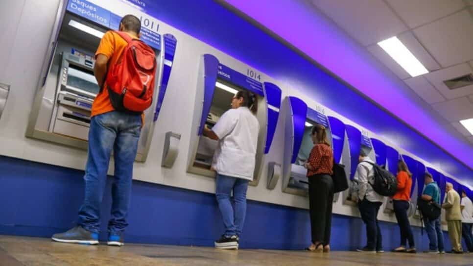 Saques do FGTS liberados na Caixa a estes trabalhadores (Foto: Reprodução/ Marcelo Régua/ Ag. O Globo)