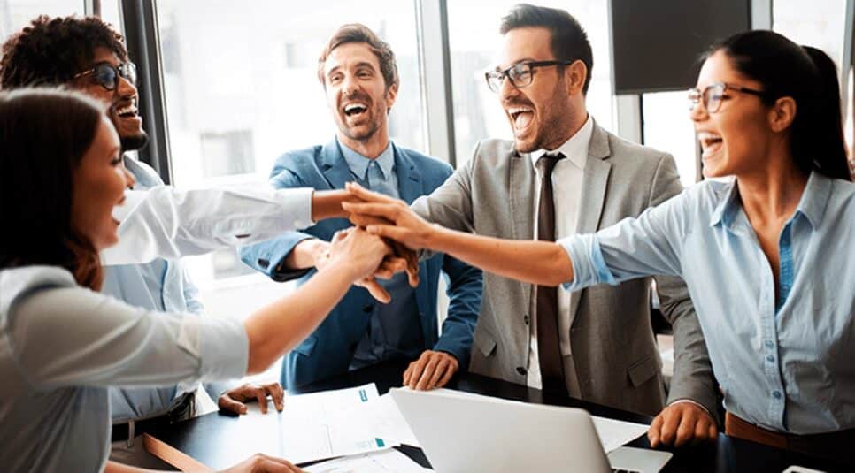 Trabalhar em domingos e feriados podem ter fim diante de nova portaria em discussões acaloradas (Foto: Reprodução/ Freepik)