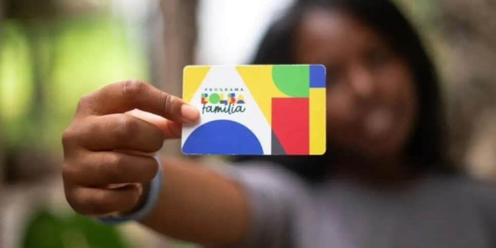 Descontos eliminados no Bolsa Família e aumento confirmado para setembro