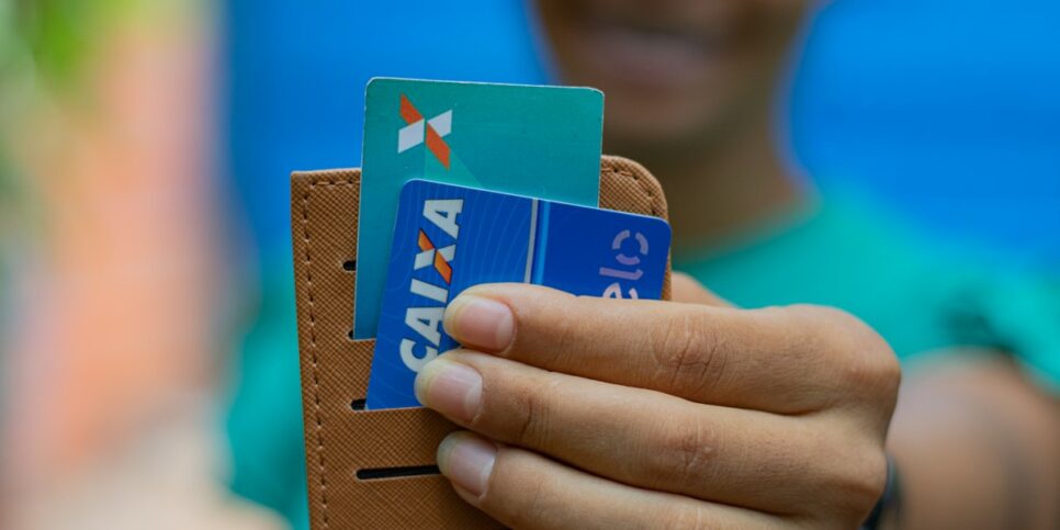 Cartão de crédito da Caixa traz benefícios