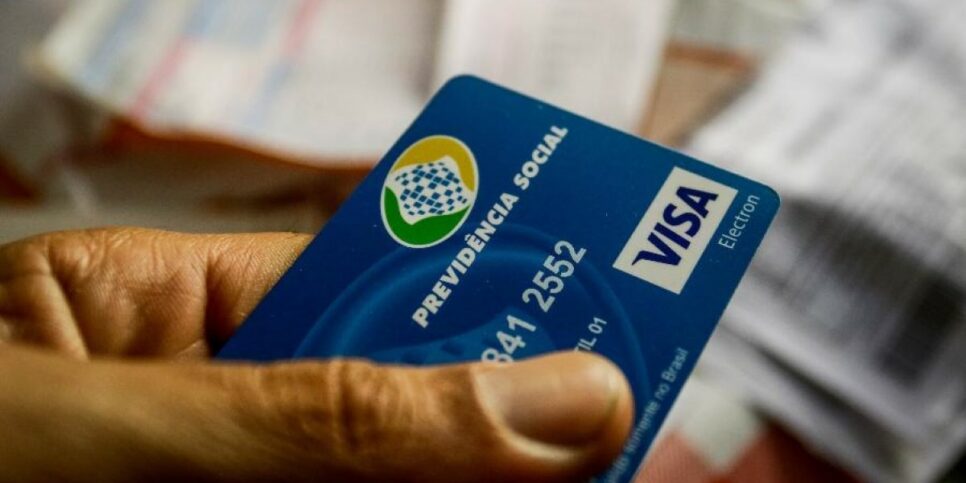 Beneficiários do INSS devem ficar atentos